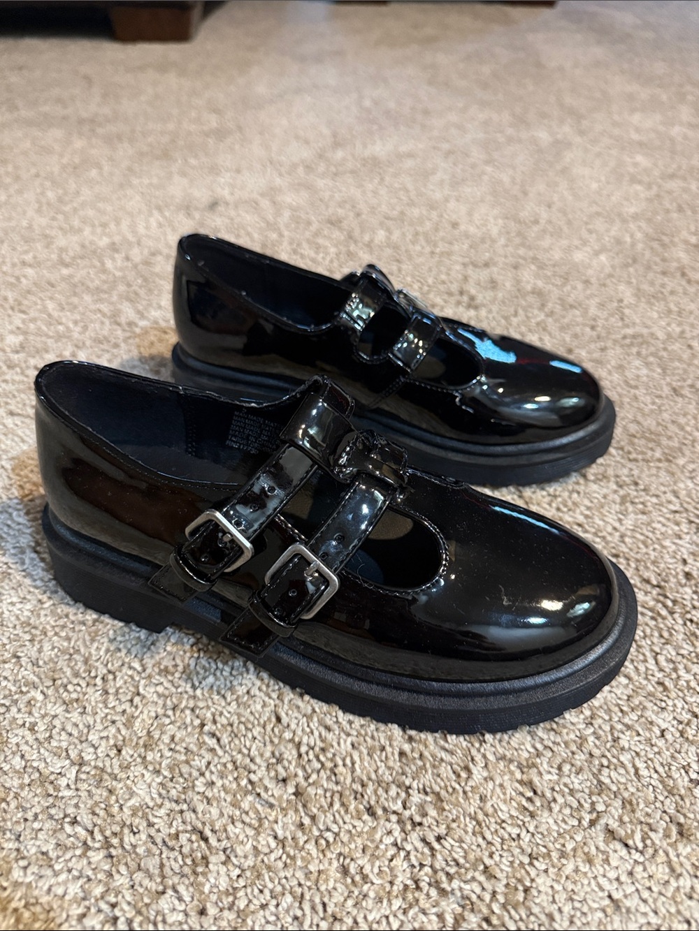 Girls patent dress shoes